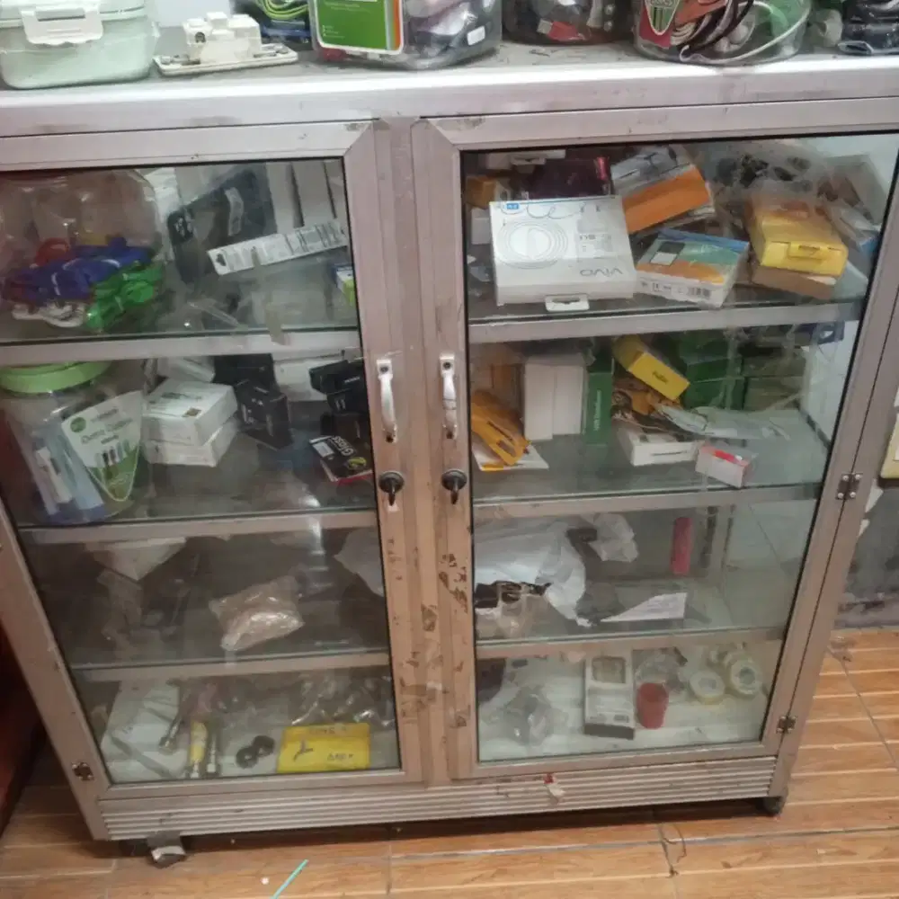Etalase kaca 100 cm x100 cm 2 pintu