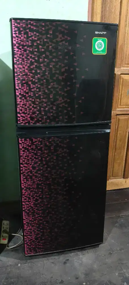 Kulkas 2 pintu sharp kirei nominus