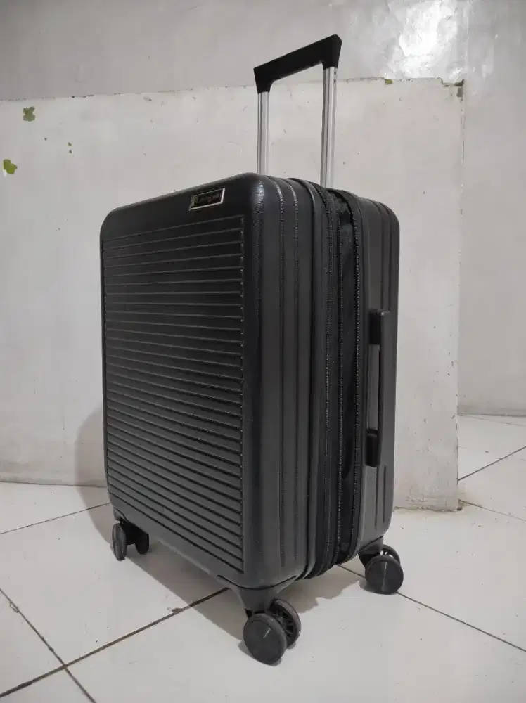 Pierre Cardin Paris 20 inch Koper Kabin