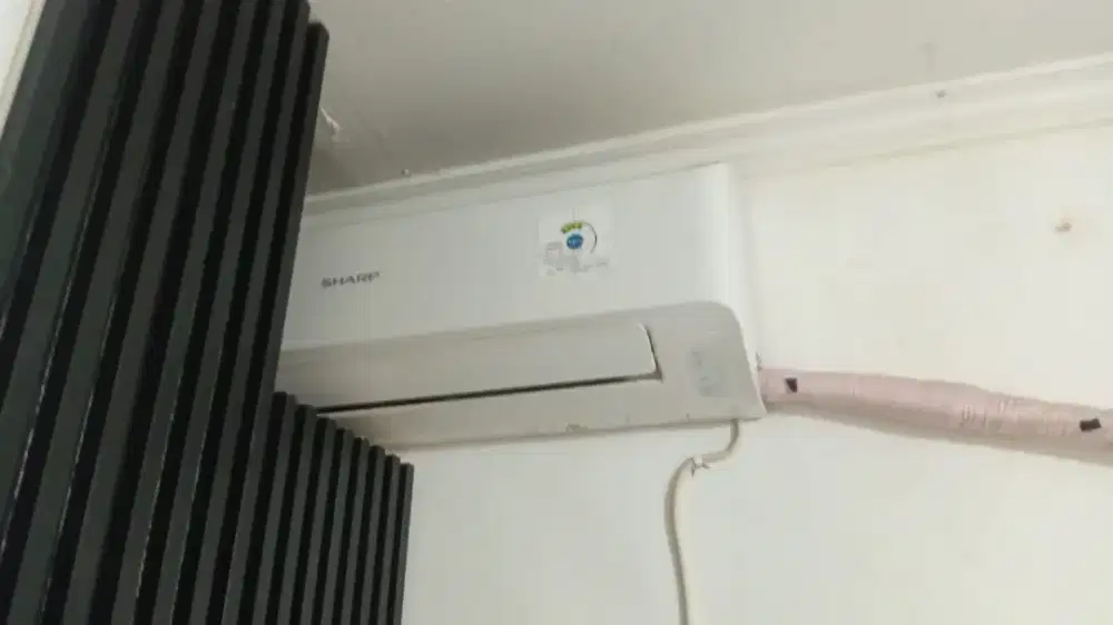 Jual 2 unit Ac sharp baru pakai 8 bulan