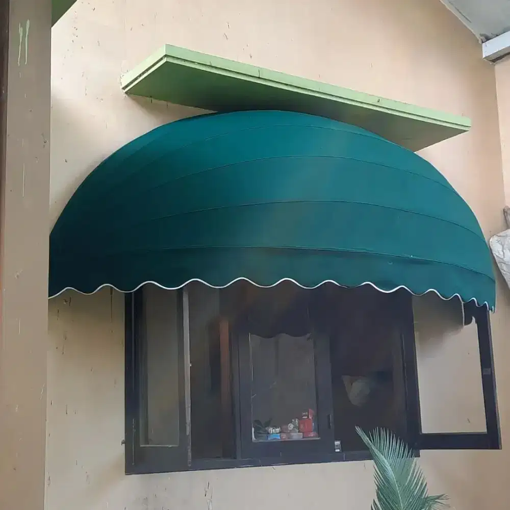 Kanopi kain awening tampias air hujan