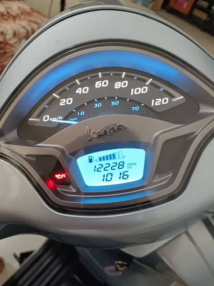 Vespa matic LX 125 iget 2023 km 12rb ss lengkap