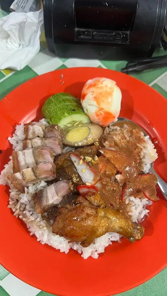PEGAWAI UNTUK RESTORAN