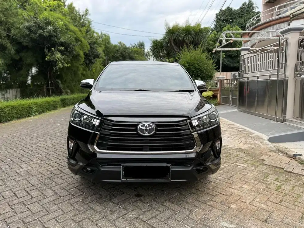 KM 37 RB‼️ Toyota Innova Venturer Diesel Matic Last Edition 2022 Hitam