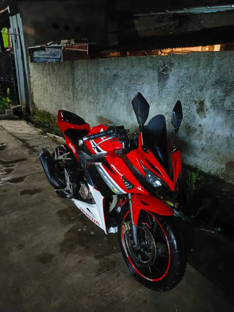 Honda CBR150R Facelift Racing Red