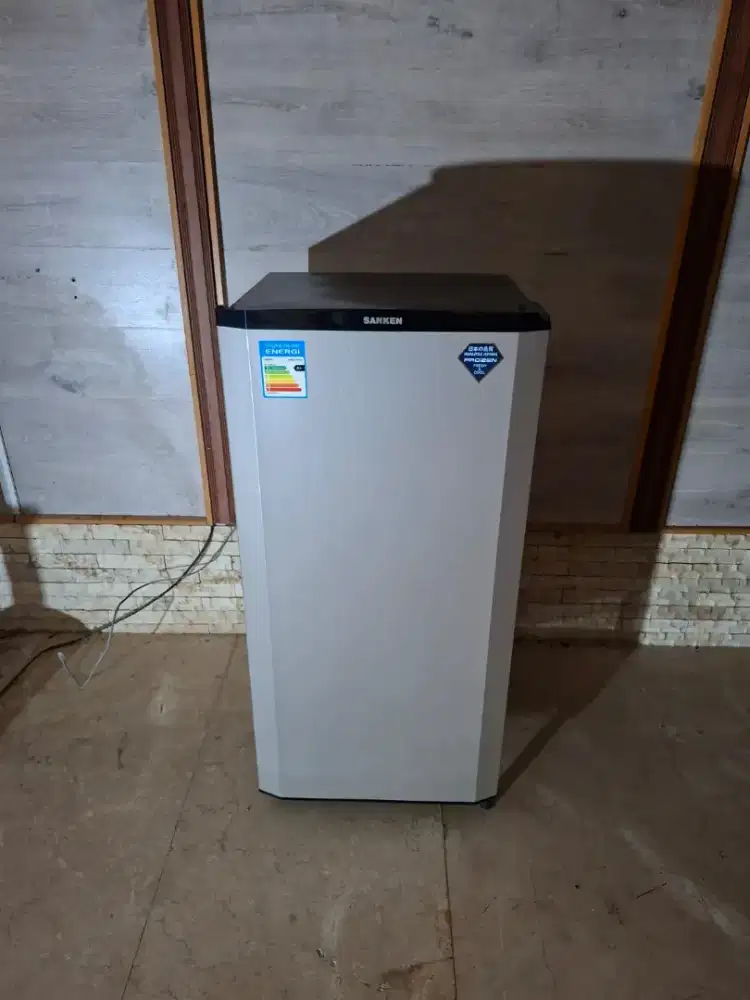 Kulkas & freezer Sanken 1 pintu bekas