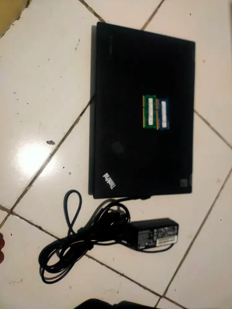 Laptop Lenovo Thinkpad core i5 minus