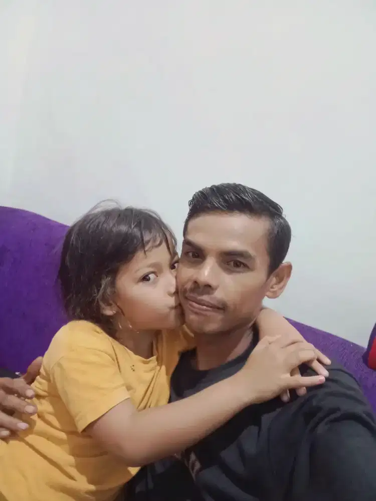 Mencari nafkah untuk anak istri