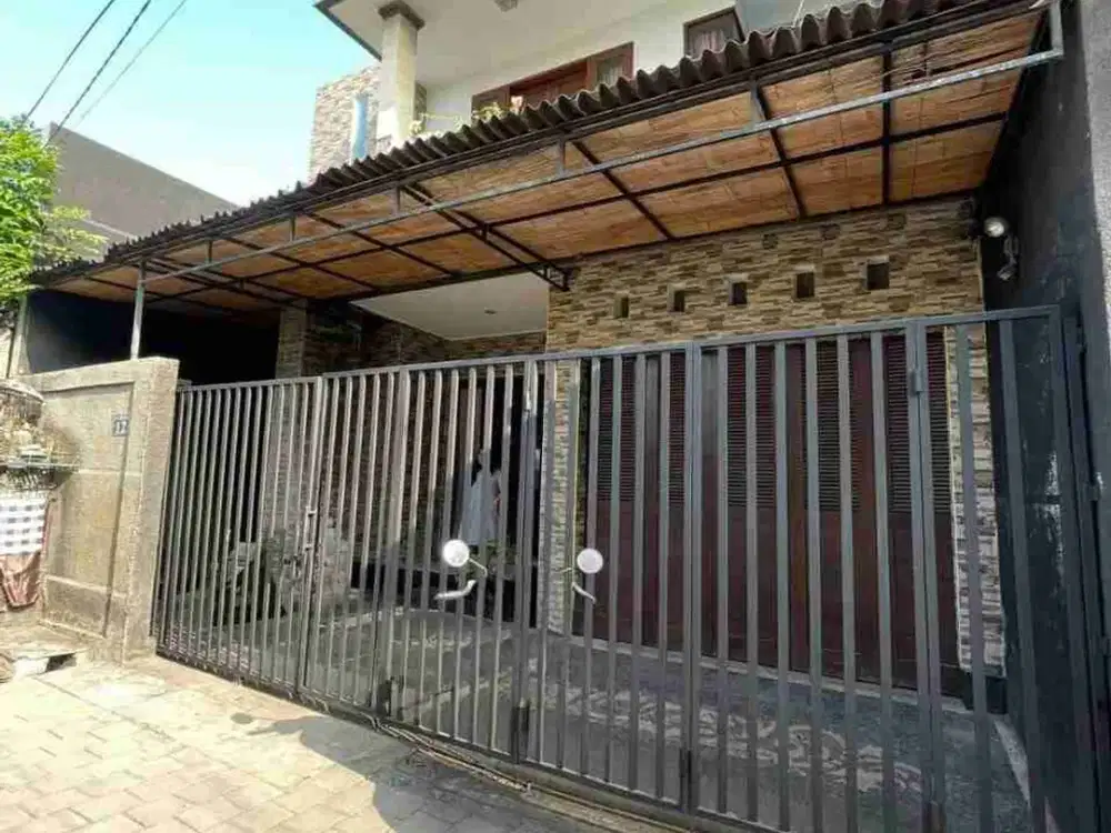 dijual rumah style villa lantai 2 renon