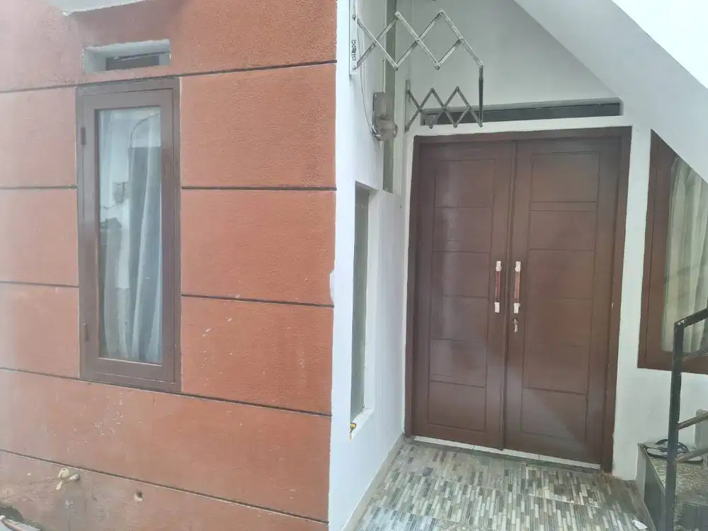 Kontrakan Hj. Siti Nurmala di Haji Nawi