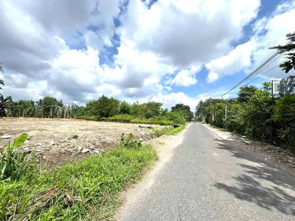 Lokasi Premium, Selangkah Stadion Maguwoharjo Sleman