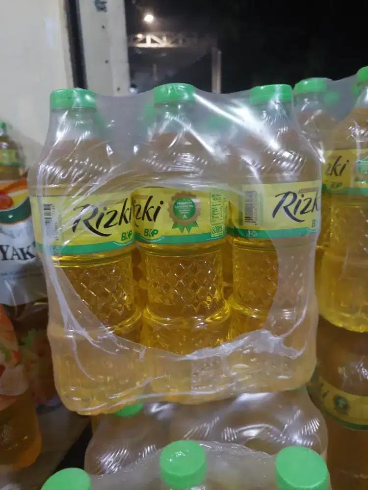 Minyak goreng RIZKI 800 ml isi 12 pcs