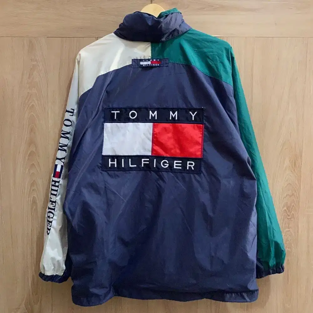 Tommy Hilfiger jaket outdooe casual windbreaker jacket original XL
