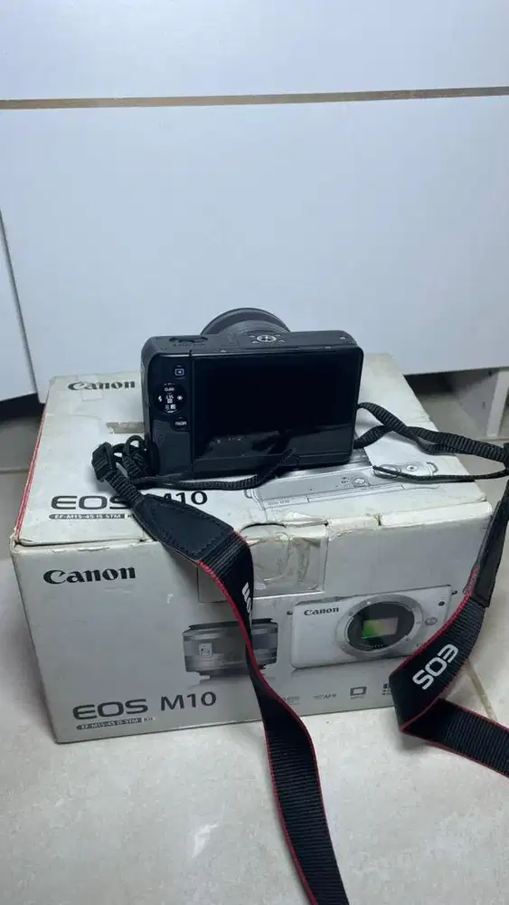 Kamera Canon M10