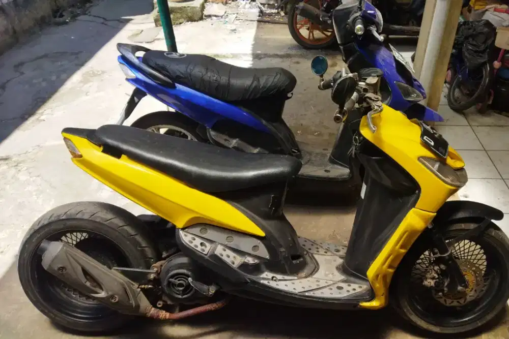 Yamaha Mio sporty kuning modif lowrider