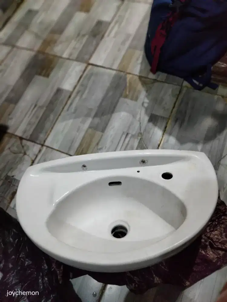 Wastafel TOTO Copotan ruko