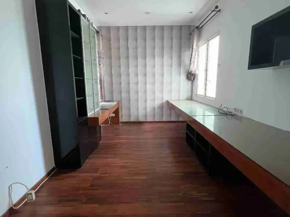 Jual Rumah Graha Famili Terawat Semi Furnished