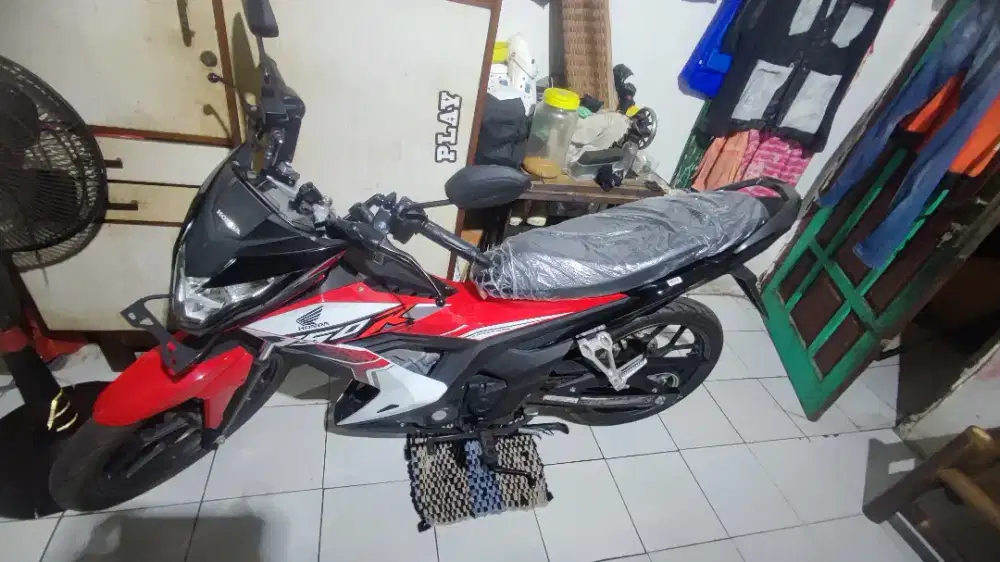 Honda sonic 150 velg hitam