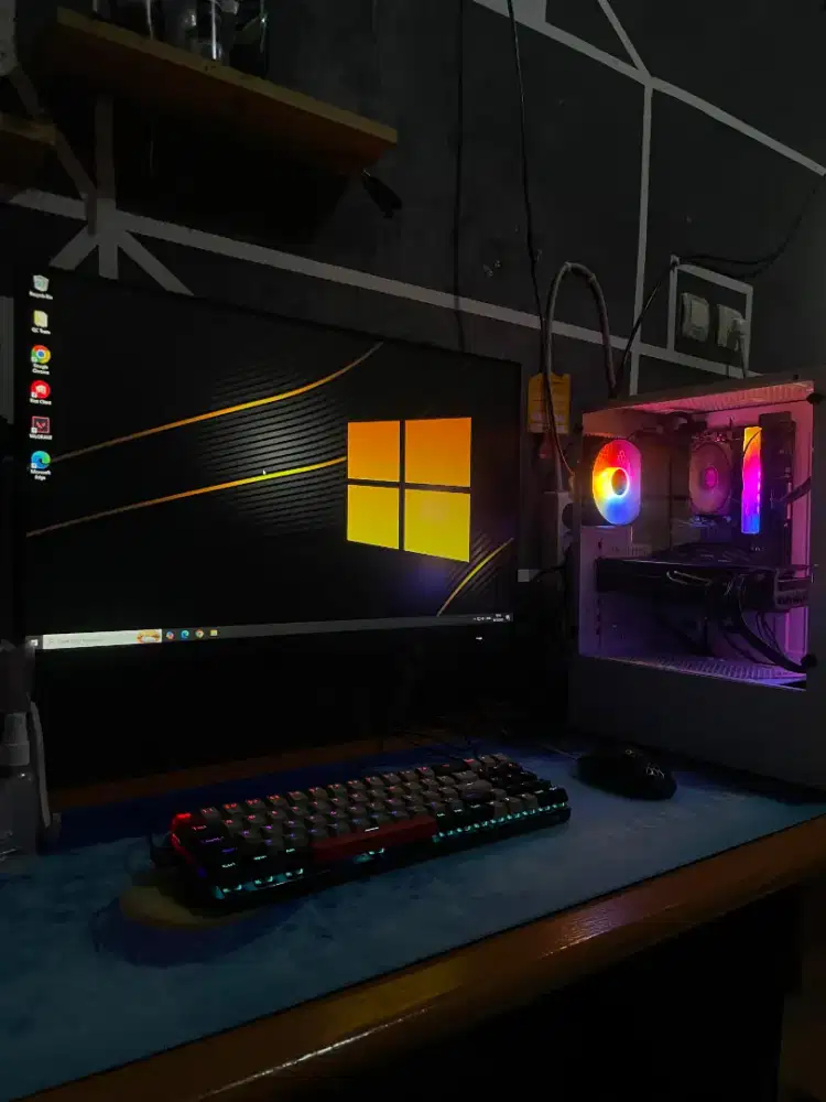 Gaming sett Pc 27inch Ryzen 5 + 6700xt Monitor MSI 27inch 200hz Cepat