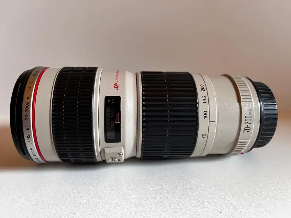 lensa tele canon 70200mm usm F4