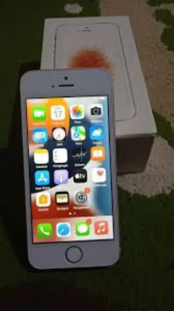 iPhone SE Gen 1 128 GB