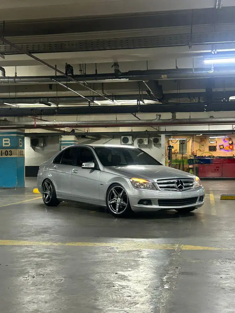 Mercedes-Benz C200 2011 Bensin