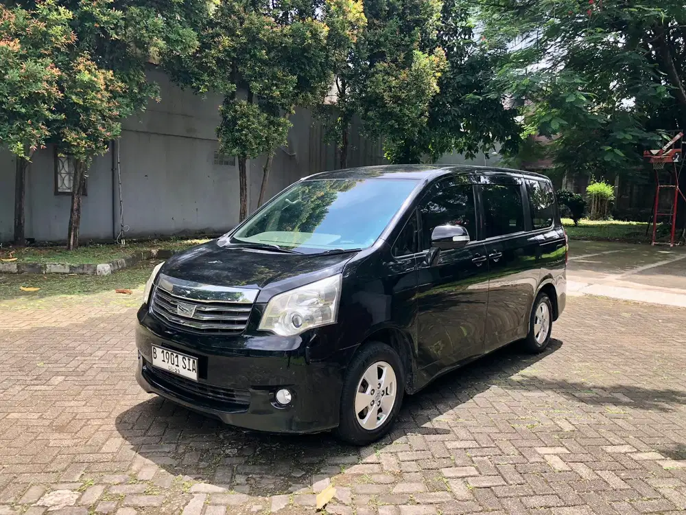 Toyota Nav1 G AT 2014 TDP.4JT