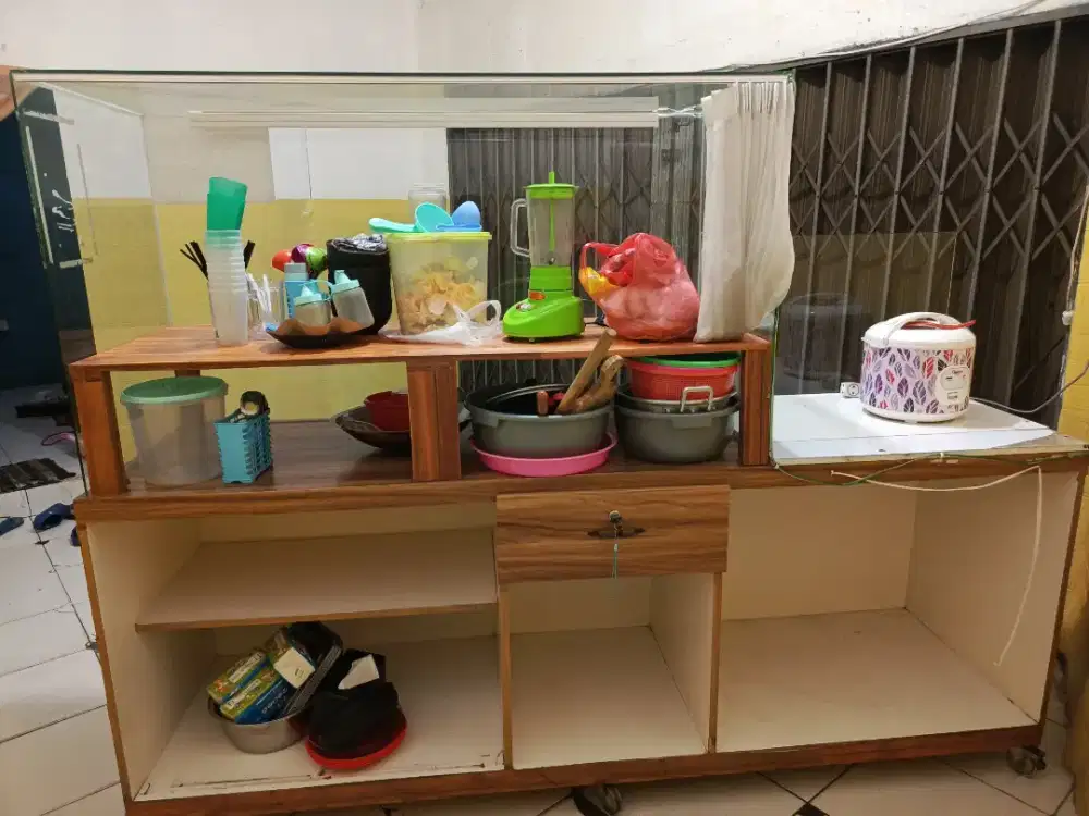 Etalase buat jualan ayam goreng atau bakso dll