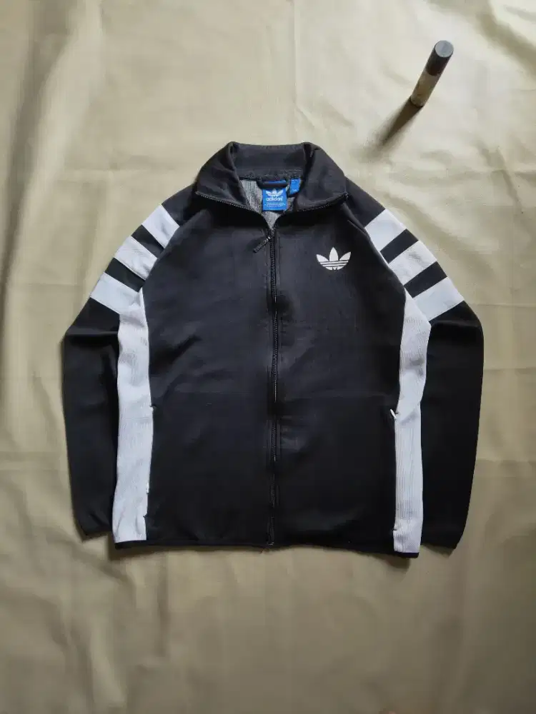 tracktop ADIDAS trefoil fc used good