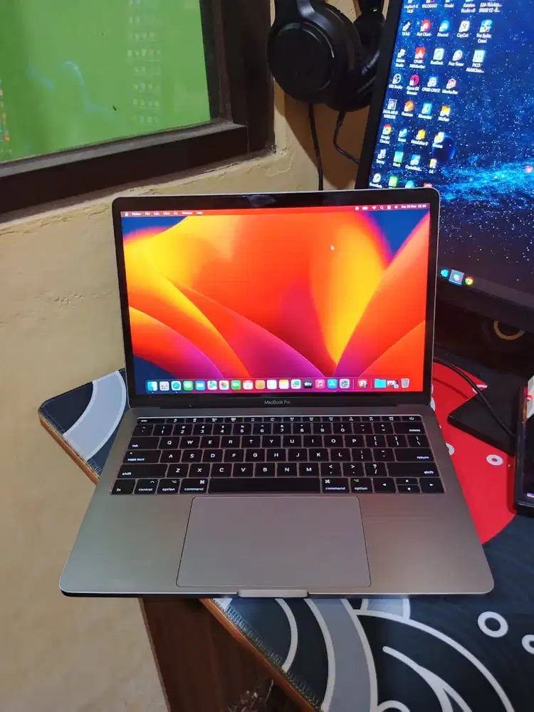 Macbook Pro 2017 8/256GB