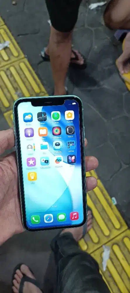 Iphone 11. 64 gb inter