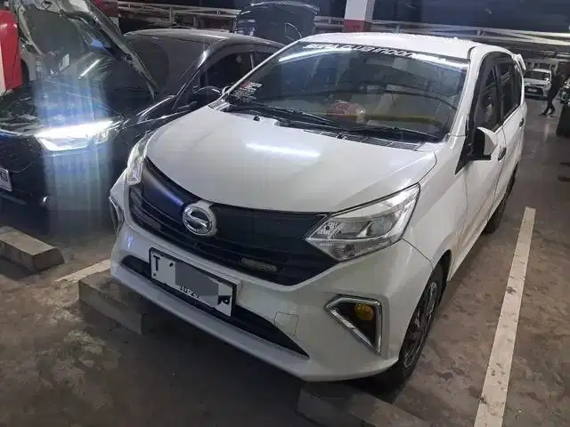 TDP Rendah -  Daihatsu Sigra 1.2 New R Bensin MT 2019 Putih GO