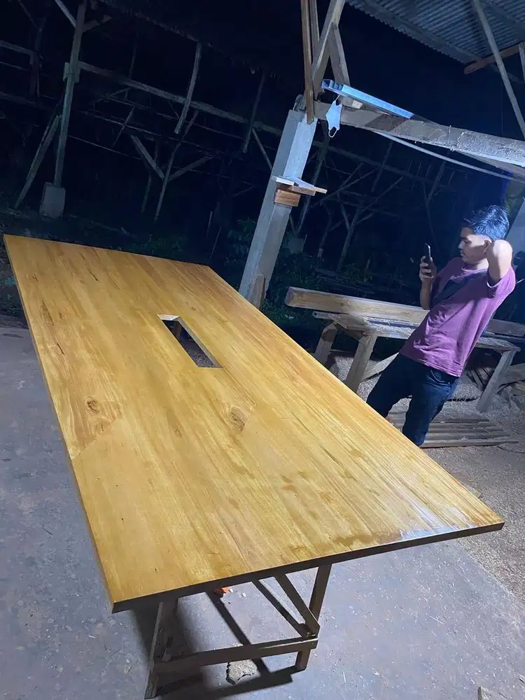 Meja meeting kayu jati custome colokan ditengah ukuran 300x100x75x3cm