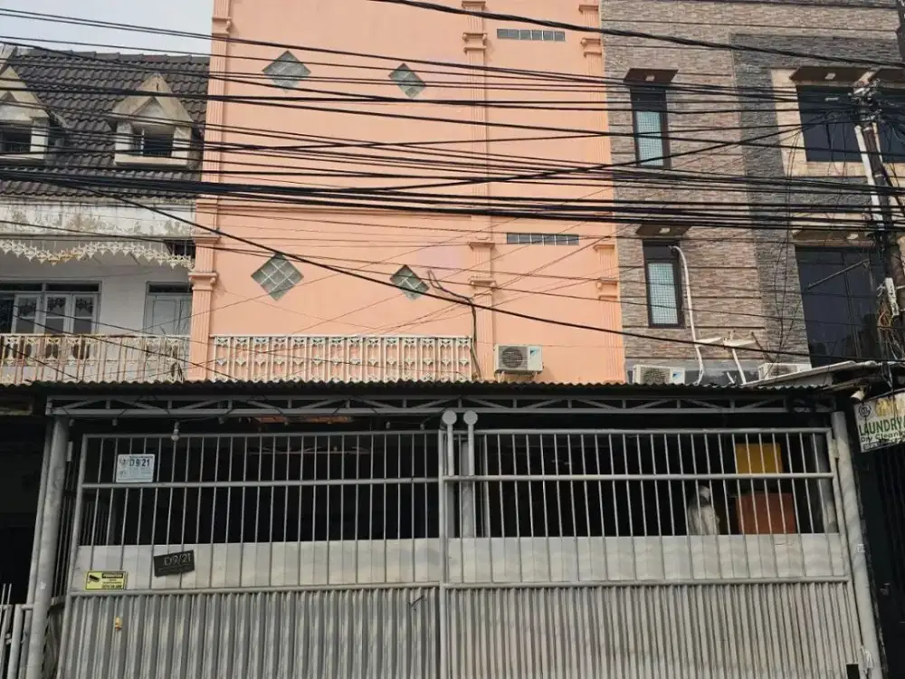 Ruko Strategis dan Luas di Taman Ratu Indah. Jakarta Barat