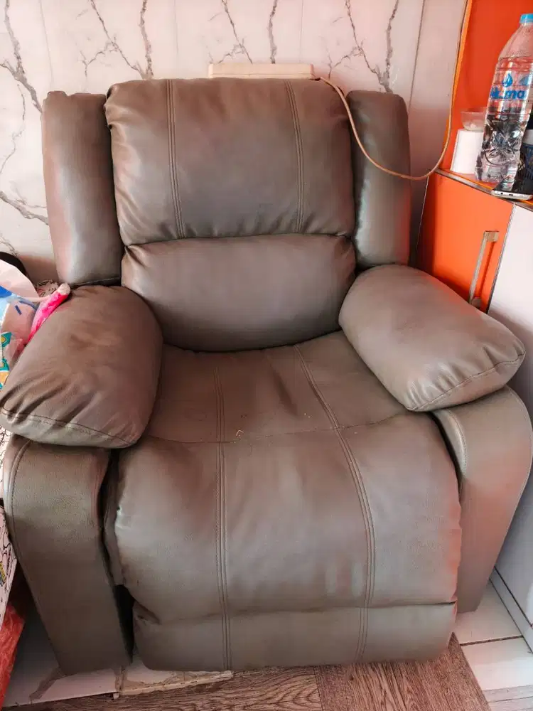Sofa kursi recliner