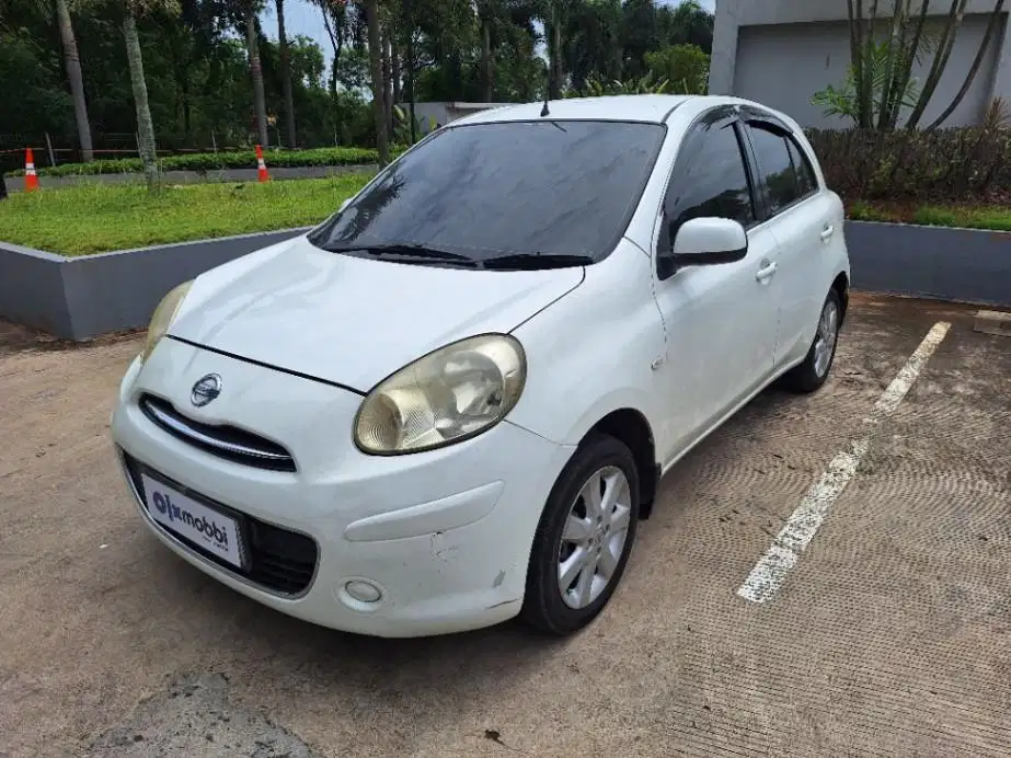 TDP Rendah -  Nissan March 1.2 L Bensin AT 2013 Putih ZT