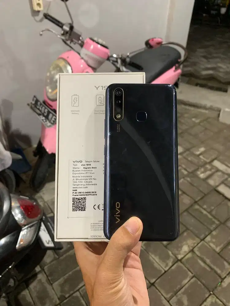VIVO Y19 6/128 kondisi fullshet nominus segel kamera bening