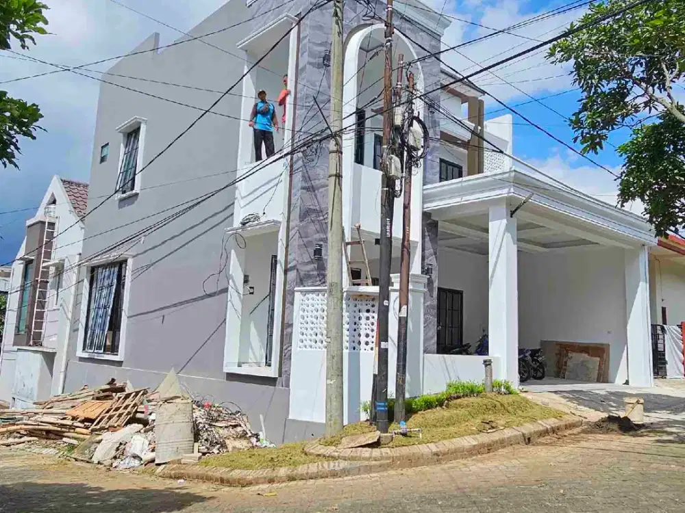 rumah mewah di sengkaling dekat kampus UNMUH dan arah batu serta 15 menit ke kampus UB posisi hook view bagus sekali kayak di villa