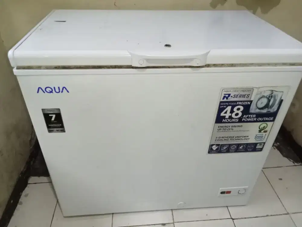 Di jual frizer kondisi 90% jarang di pake