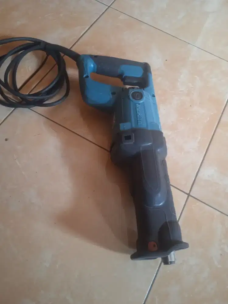 Reciprocuting makita JR3050T