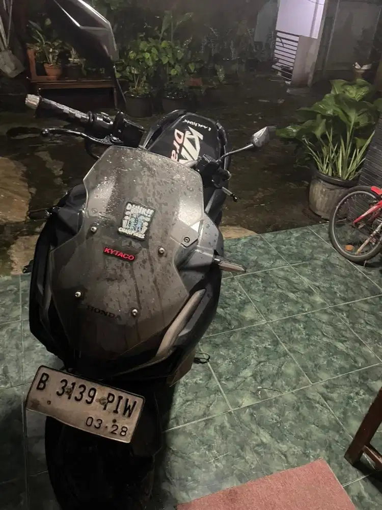 Adv hitam 150cc 2019