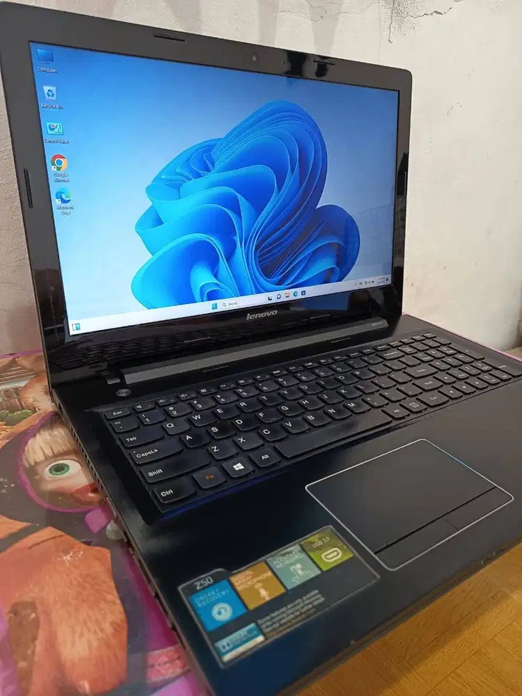 DI JUAL LAPTOP LENOVO Z50-75 AMD Quad BEKAS