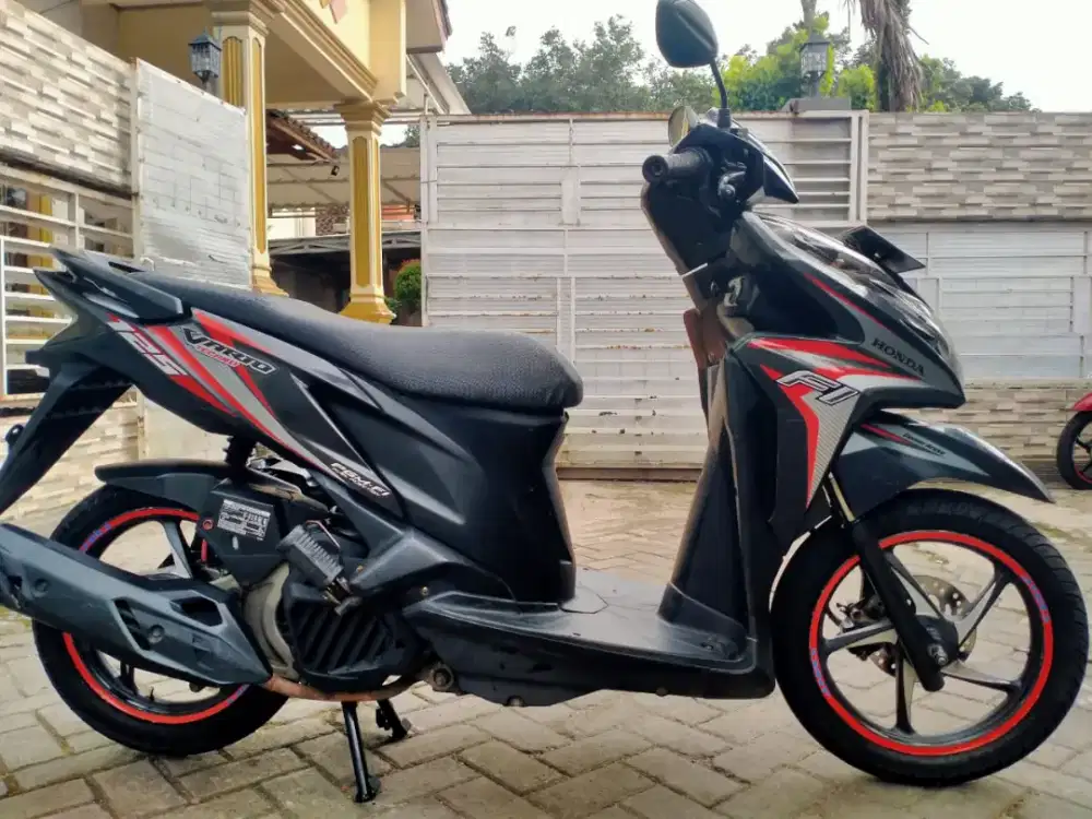 Honda Vario 125 lengkap motor sehat walafiat keterangan detail dibawah