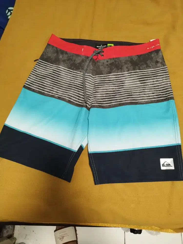JUAL celana Boardshort QUICK SILVER size 34