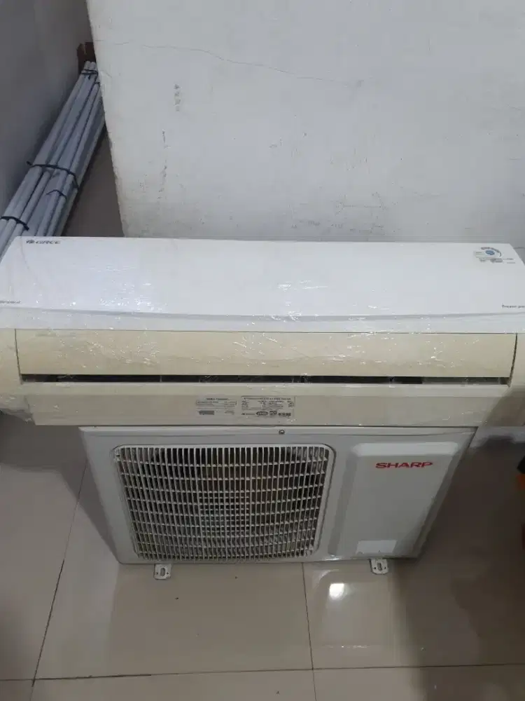 Second Ac 1,5pk @indoor gree @ outdoor sharp