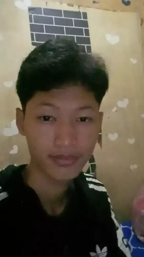 Cari lowongan, apa aja siap kerja keras untuk bertahan hidup