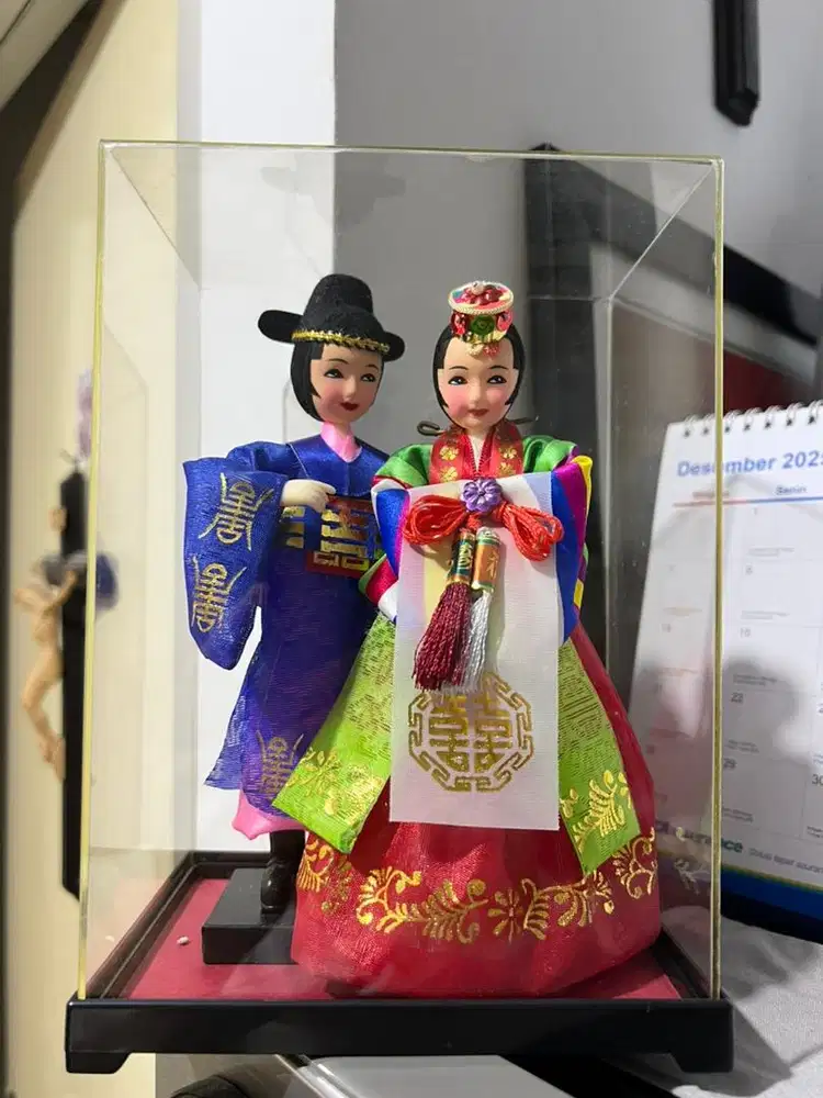 Set Boneka Korean Wedding Ceremonial Groom & Bride dalam kotak (8)
