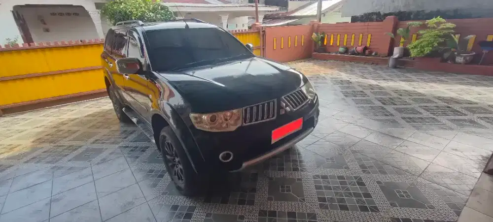 Pajero Sport GLS MT Tahun 2011 Hitam