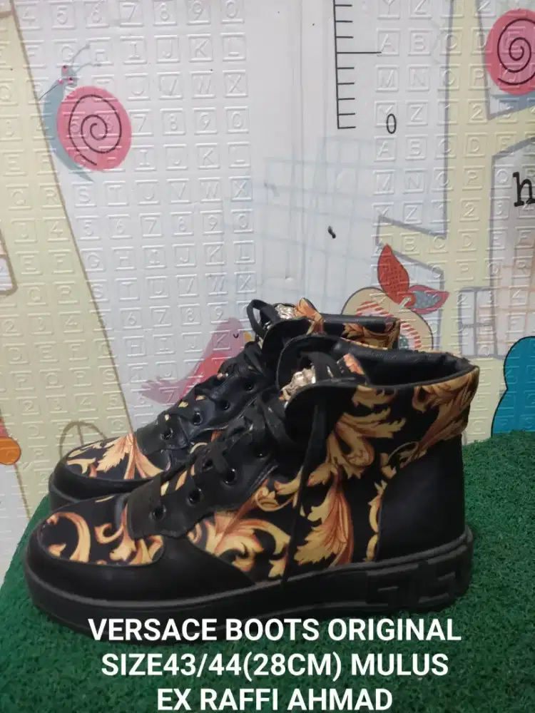 GIANNI VERSACE BOOTS ORIGINAL SIZE43/44 (28CM) kondisi joss95% asli