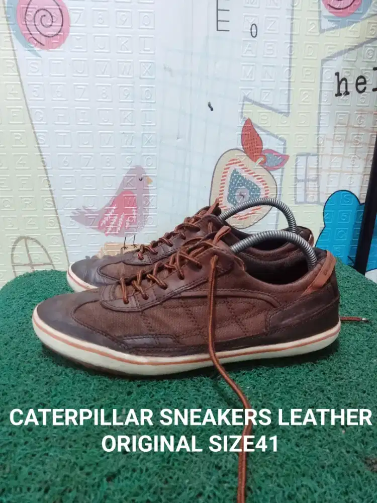 CATERPILLAR SNEAKERS LEATHER ORIGINAL SIZE41 kndisi ok siap pakai asli